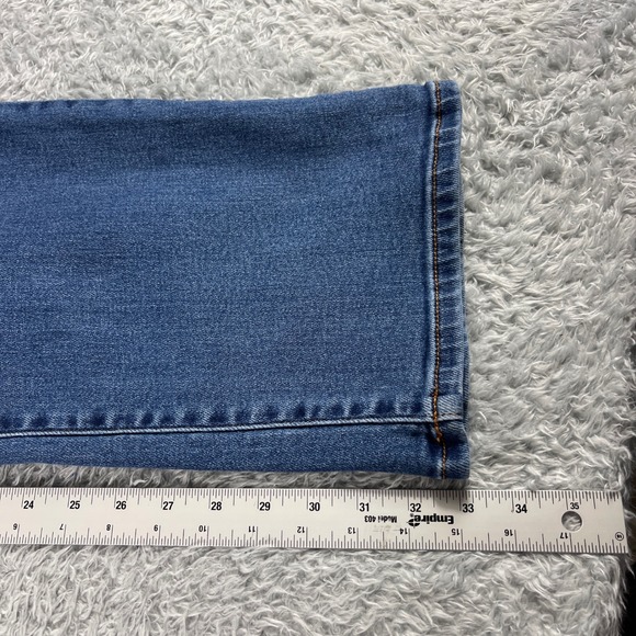 Judy Blue Los Angeles Dad Jeans Womens 18W Blue Denim Distressed Flare Leg - Picture 9 of 13